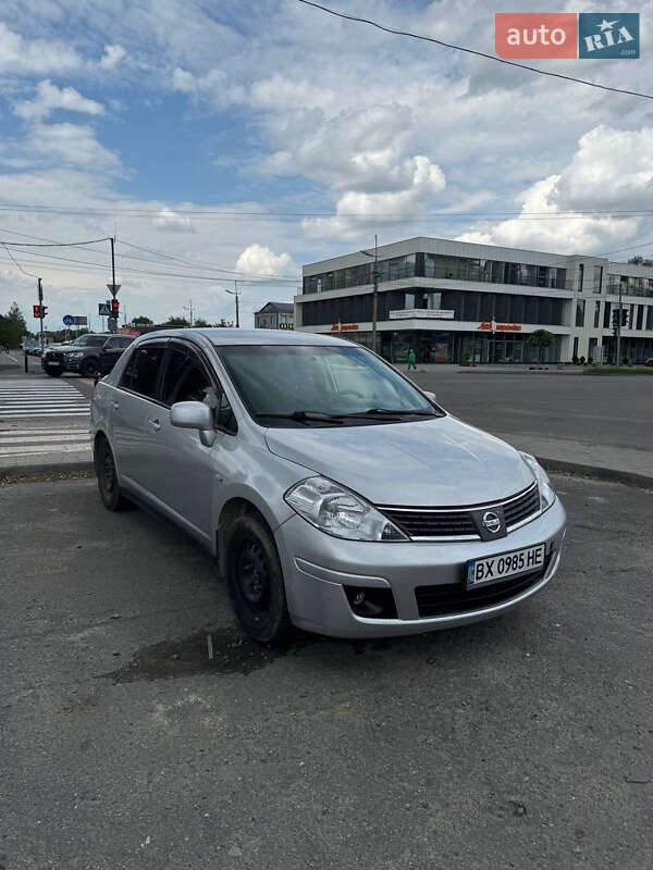 Nissan Tiida (2008)