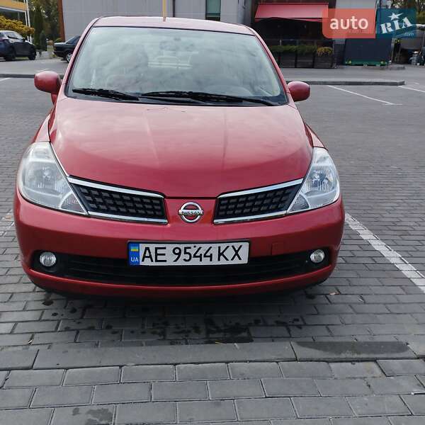 Nissan Tiida (2008)