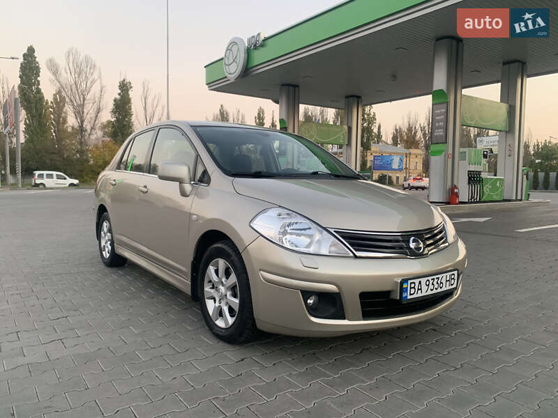 Nissan Tiida (2011)