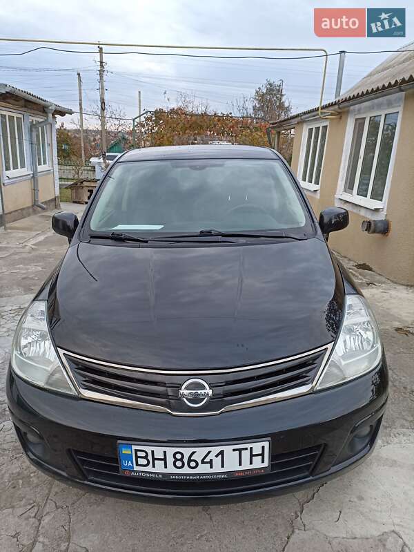 Nissan Tiida (2010)