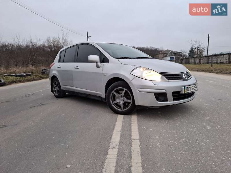 Nissan Tiida (2007)