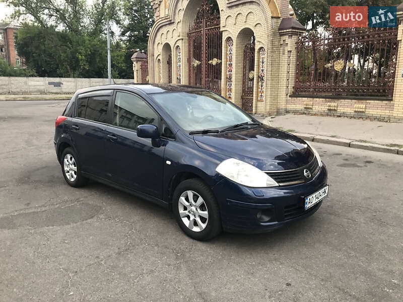 Nissan Tiida (2008)