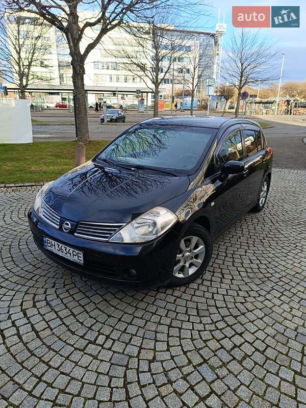 Nissan Tiida (2007)