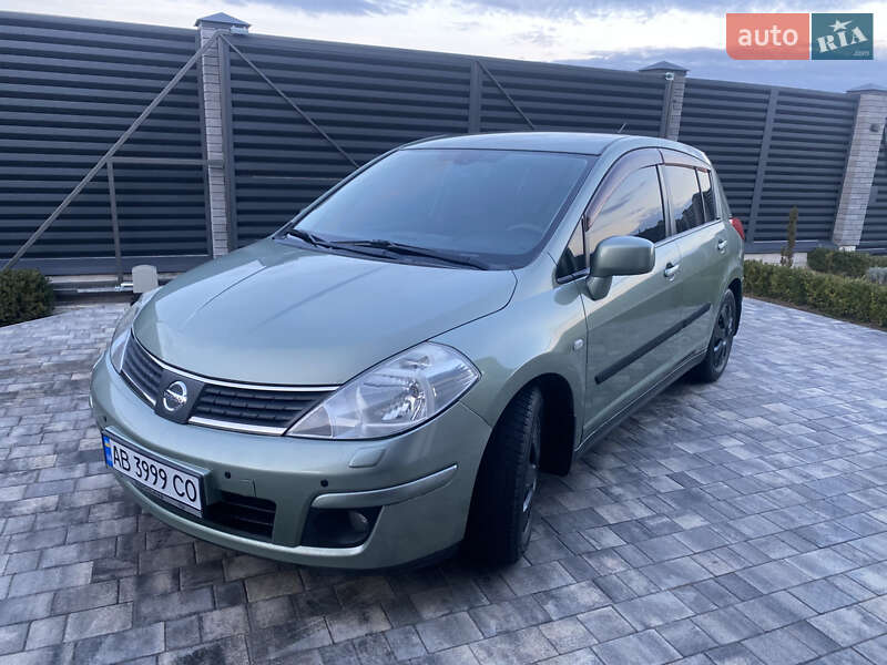 Nissan Tiida (2008)
