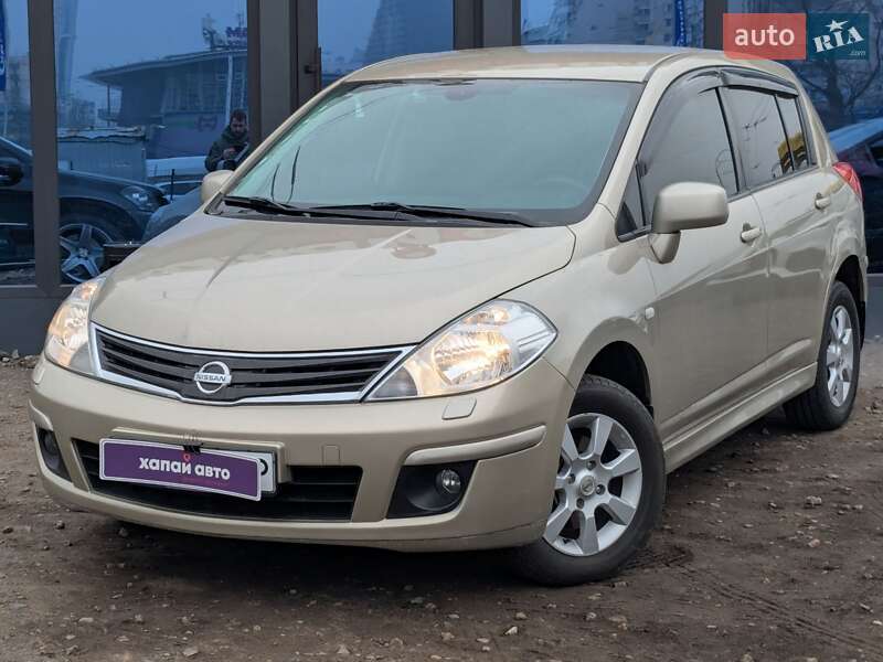 Nissan Tiida (2012)