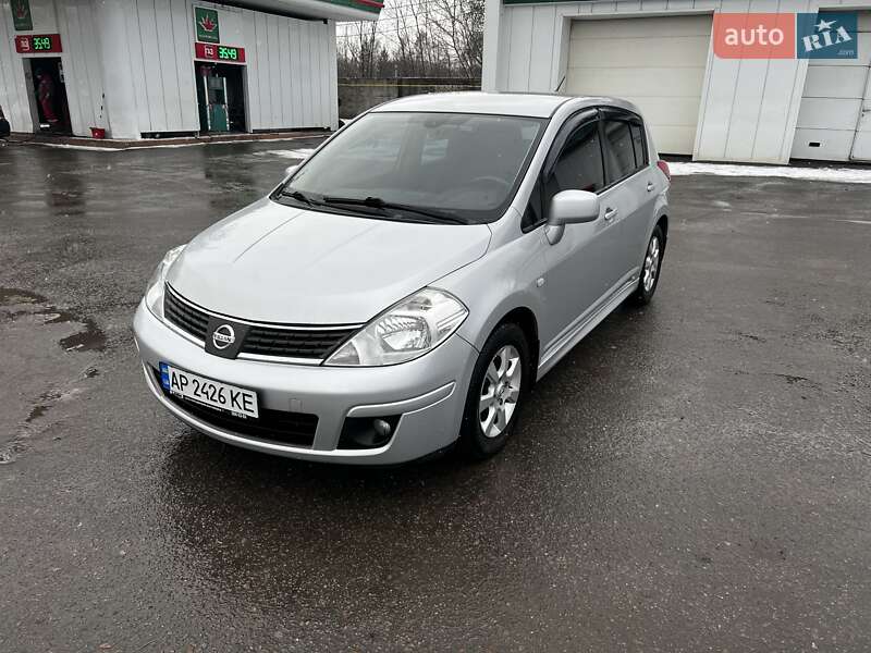 Nissan Tiida (2011)