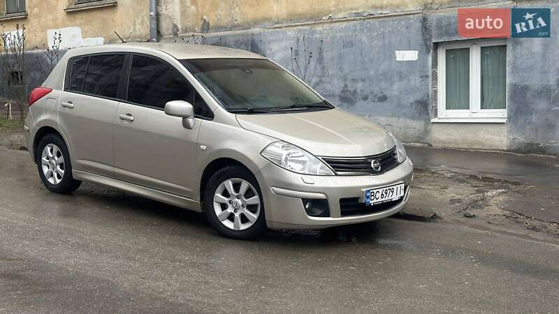Nissan Tiida (2010)