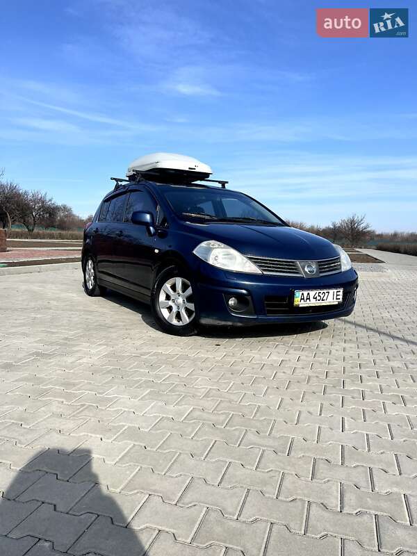 Nissan Tiida (2008)