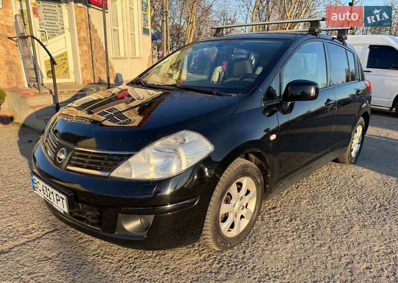 Nissan Tiida (2008)