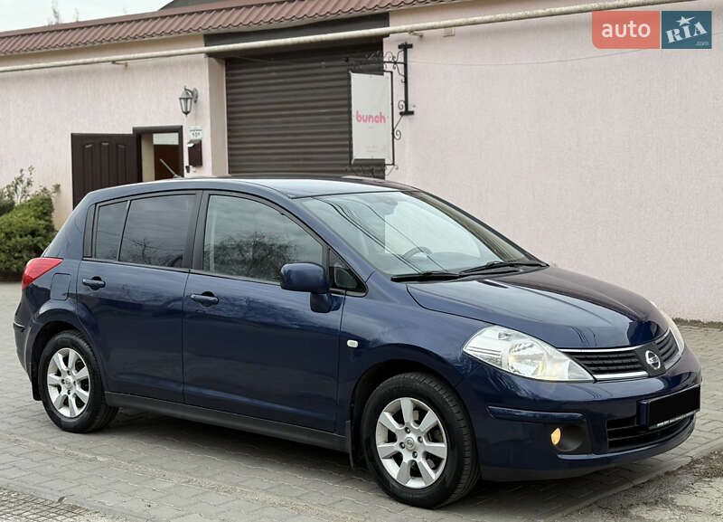 Nissan Tiida (2010)