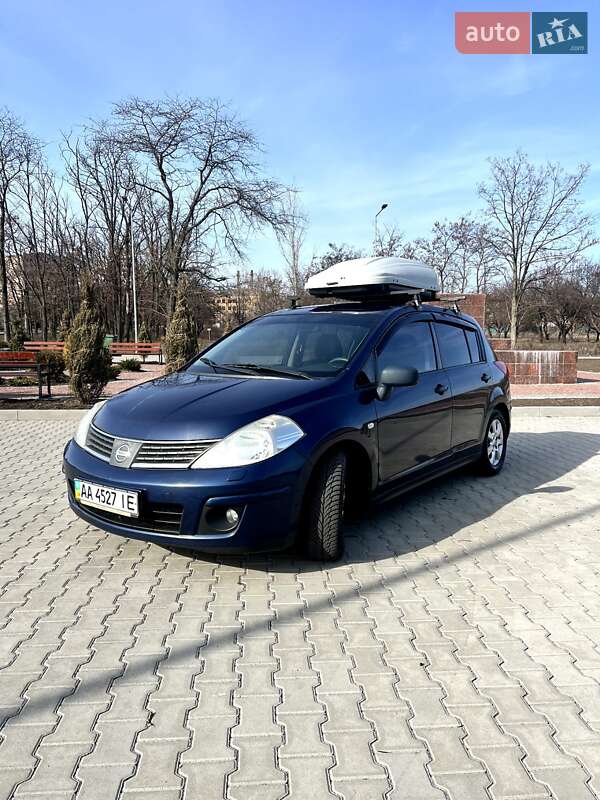 Nissan Tiida (2008)