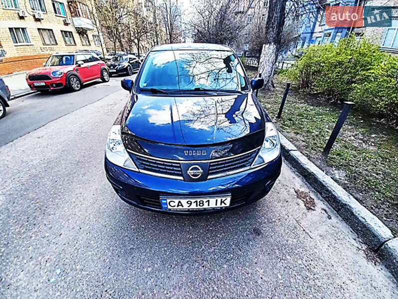 Nissan Tiida (2008)