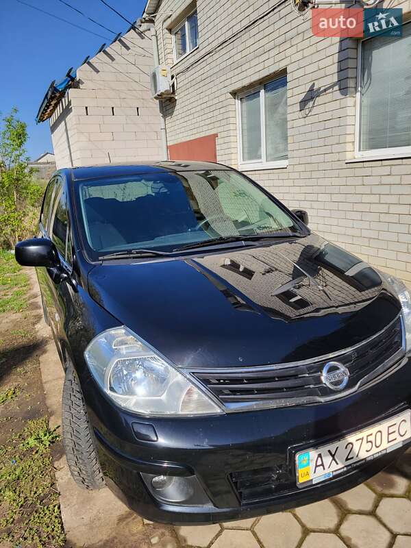 Nissan Tiida (2013)