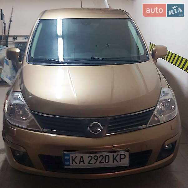 Nissan Tiida (2008)