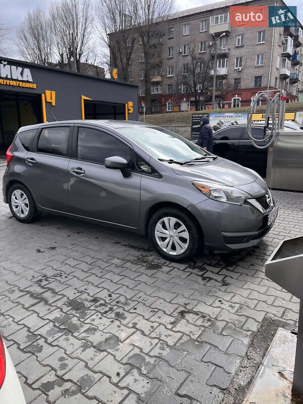 Nissan Versa note (2017)