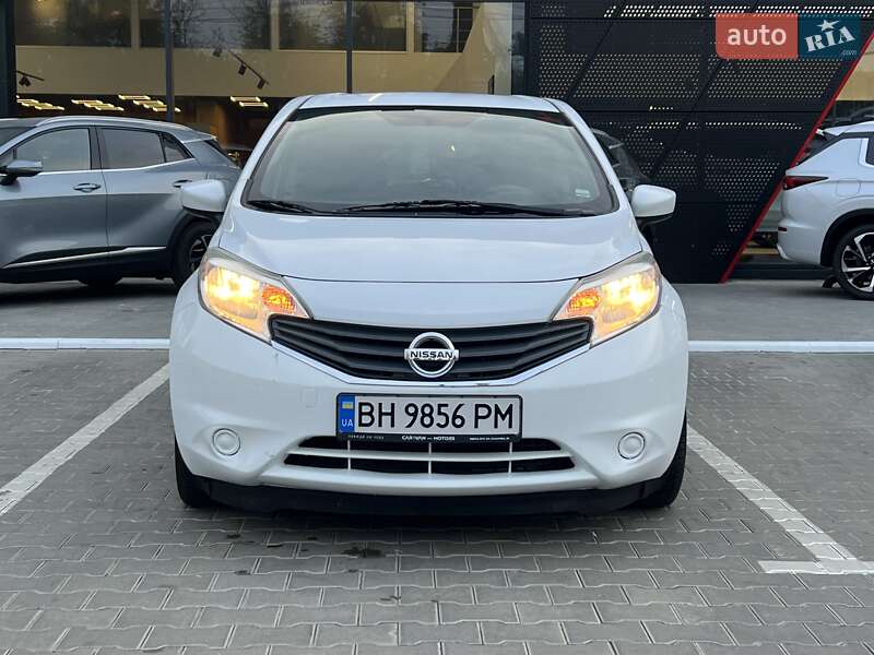 Nissan Versa note (2015)