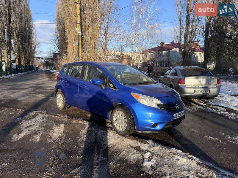 Nissan Versa note (2015)