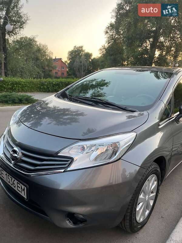 Nissan Versa note (2016)