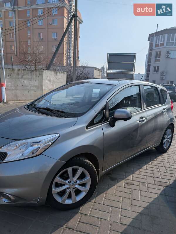 Nissan Versa note (2014)