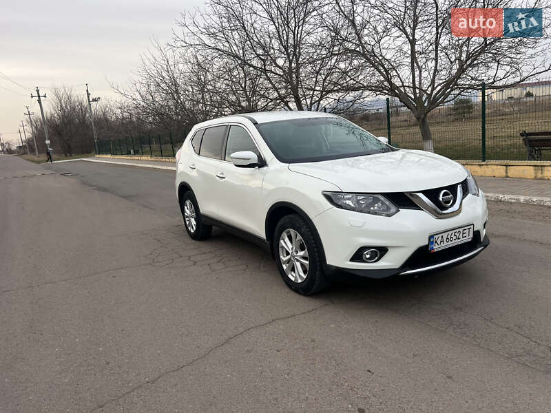 Nissan X-trail (2016)