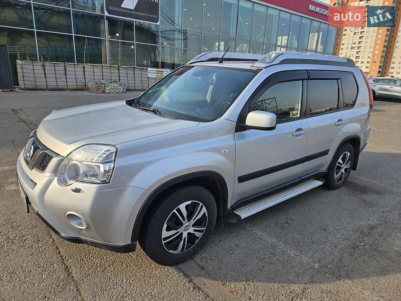 Nissan X-trail (2012)