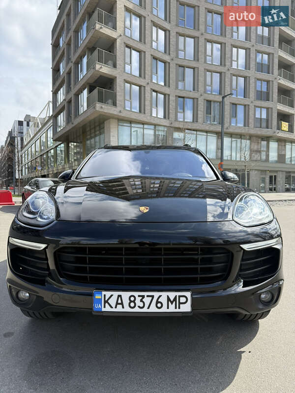 Porsche Cayenne (2016)