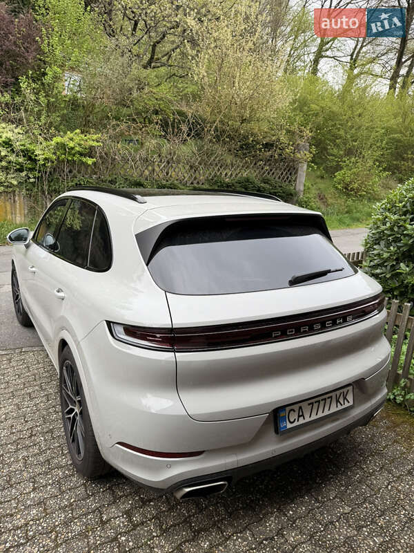 Porsche Cayenne (2023)