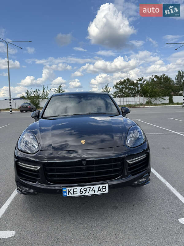 Porsche Cayenne (2016)