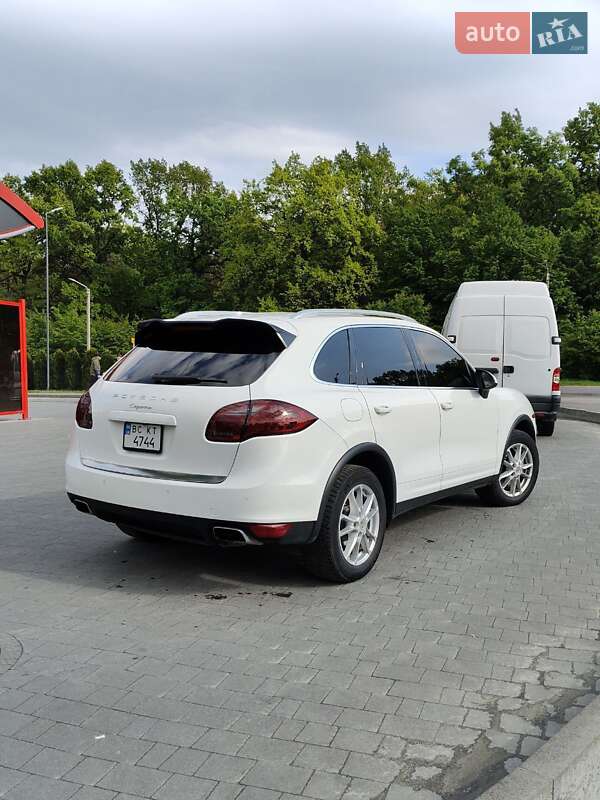 Porsche Cayenne (2012)