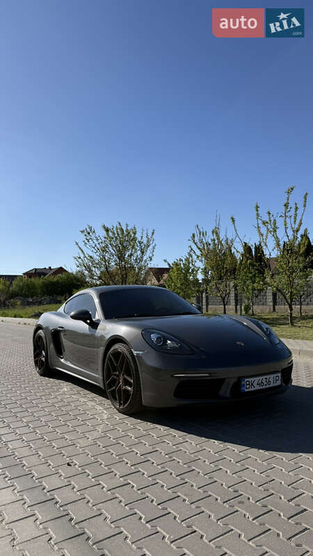 Porsche Cayman (2018)