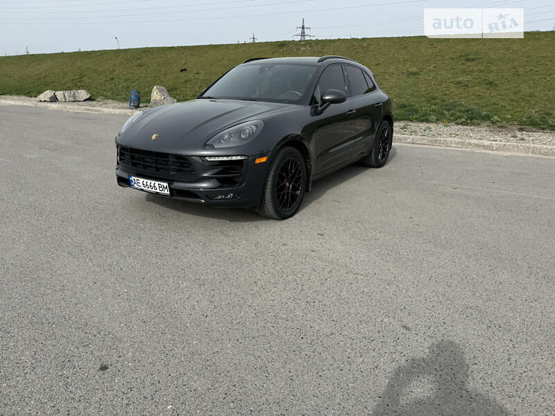 Porsche Macan (2016)