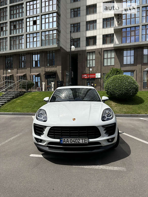 Porsche Macan (2017)