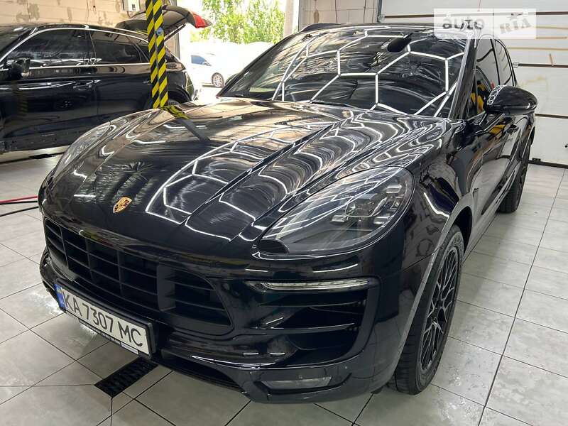 Porsche Macan gts (2016)