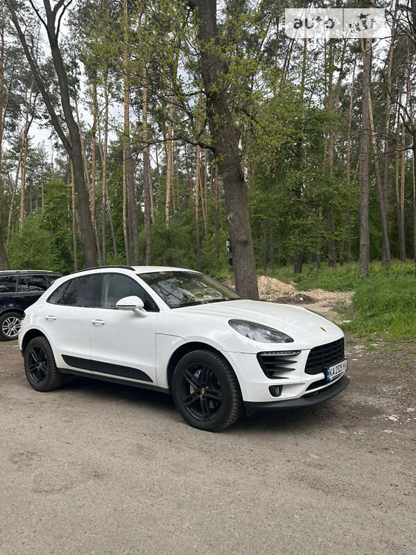 Porsche Macan (2015)