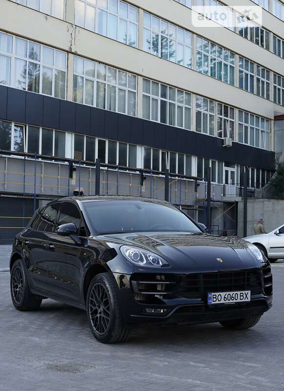 Porsche Macan (2015)