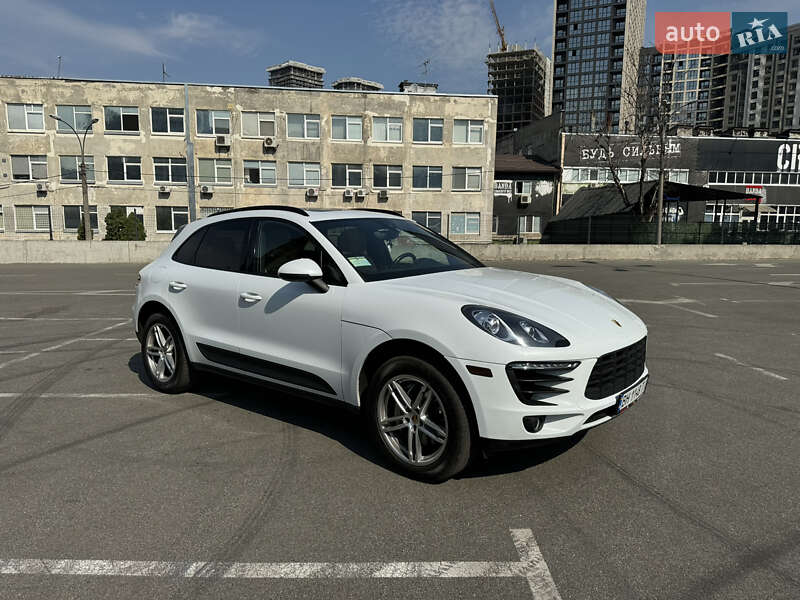 Porsche Macan (2017)