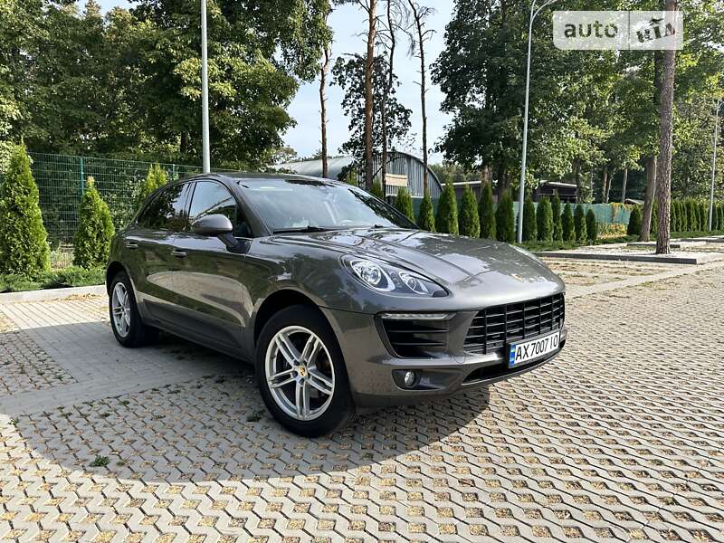Porsche Macan (2017)