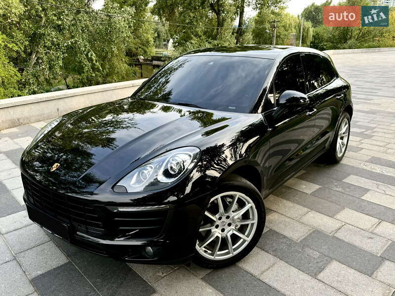 Porsche Macan (2017)