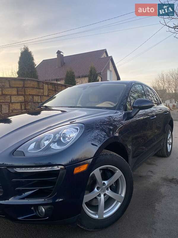 Porsche Macan (2016)