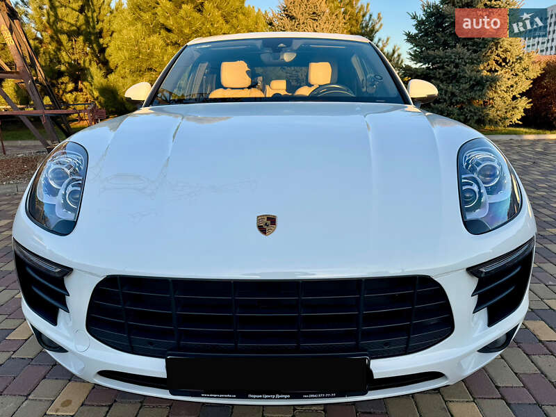 Porsche Macan (2016)