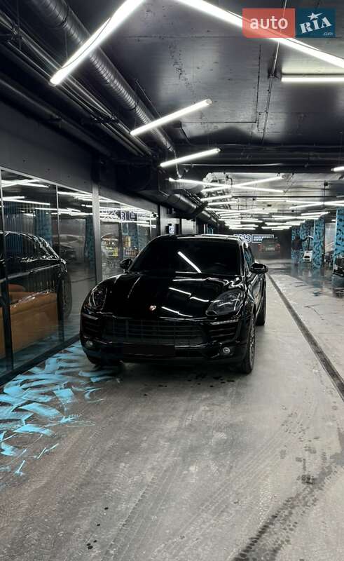 Porsche Macan (2014)