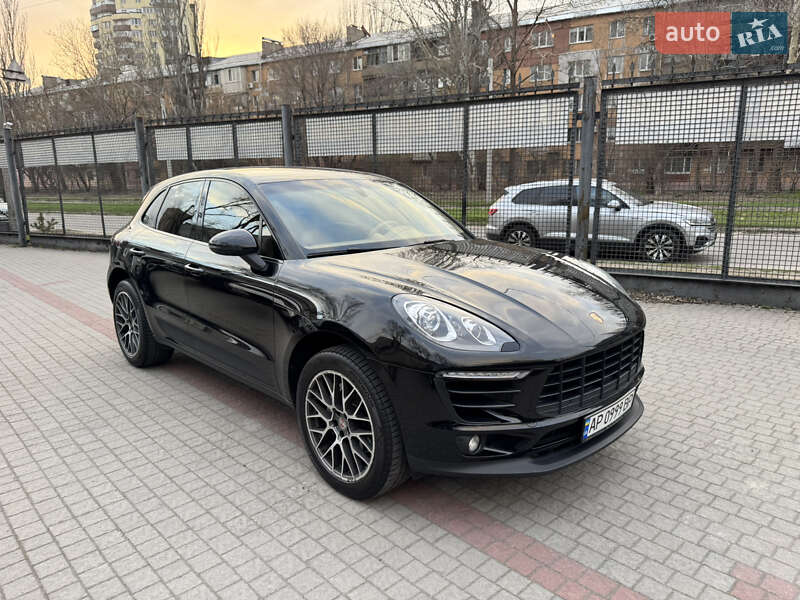 Porsche Macan (2015)