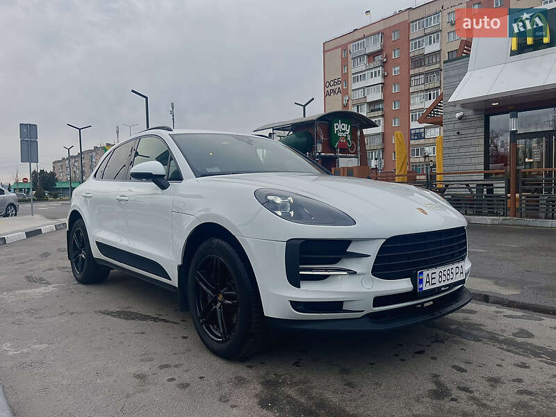 Porsche Macan (2019)