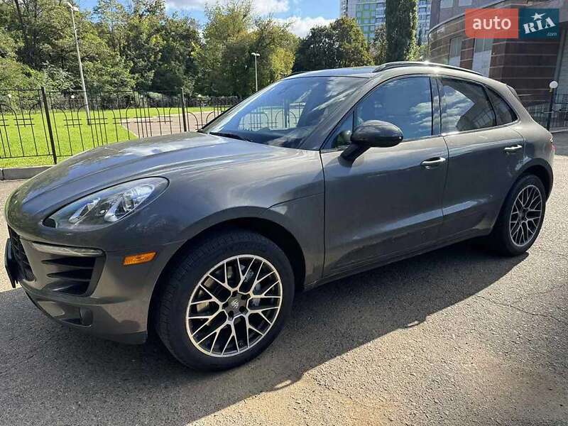 Porsche Macan (2015)