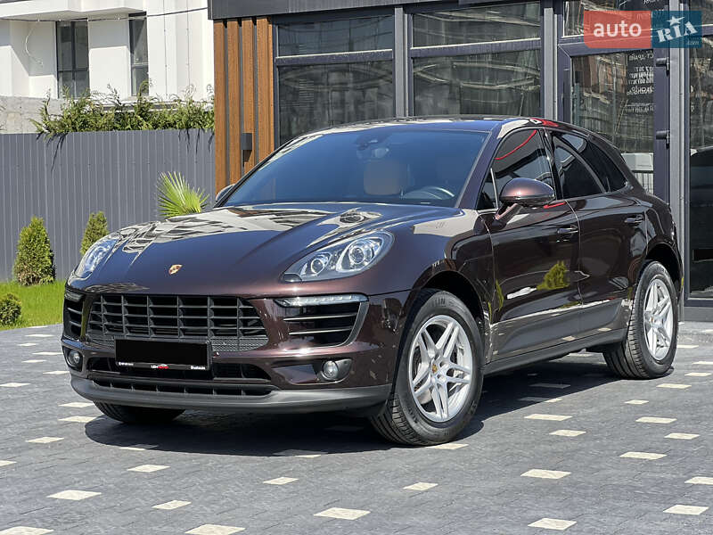 Porsche Macan (2016)