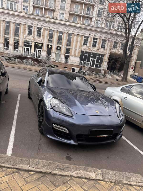 Porsche Panamera (2012)