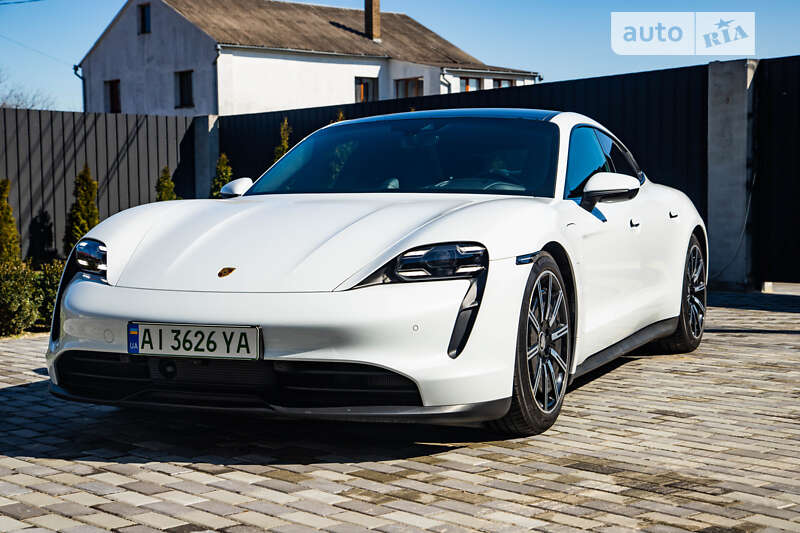 Porsche Taycan (2021)