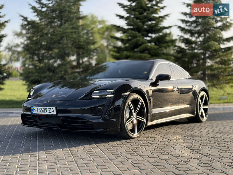 Porsche Taycan (2020)