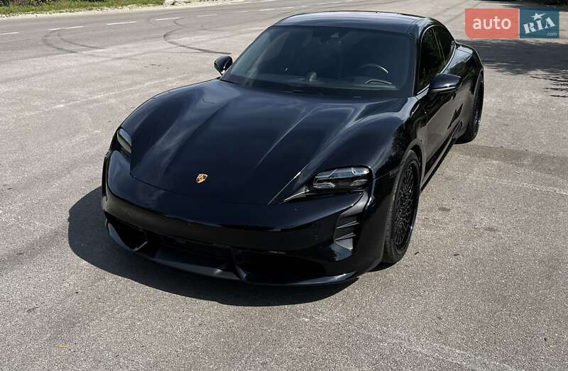 Porsche Taycan (2019)