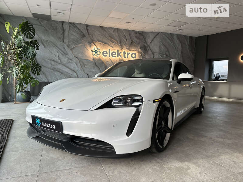 Porsche Taycan (2020)